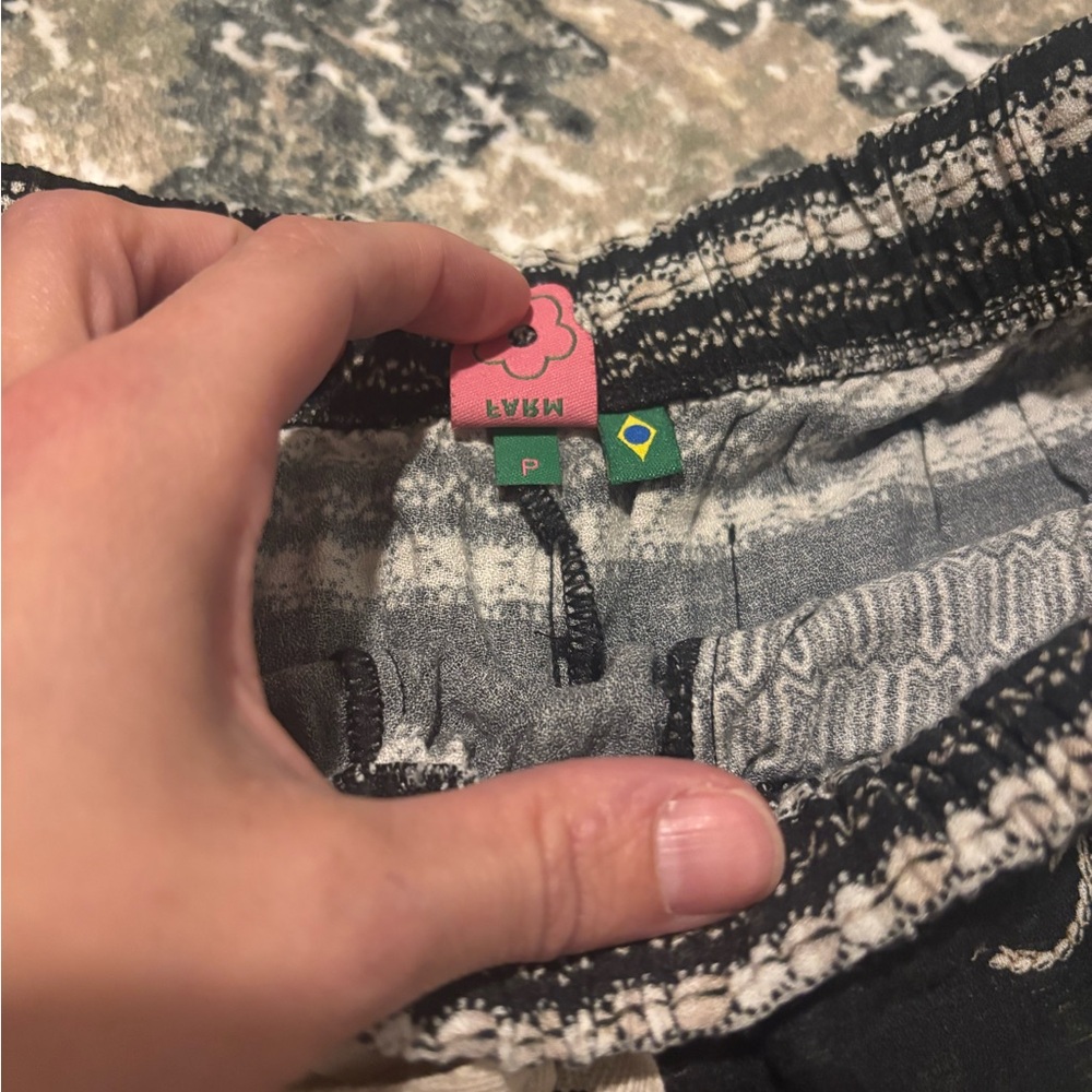 FARM Rio Shorts size P - Picture 4 of 6
